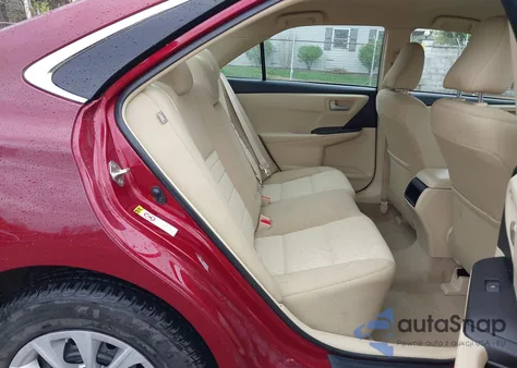 2017 Toyota Camry Le z USA, uszkodzony, nr VIN 4T1BF1FK9HU766542